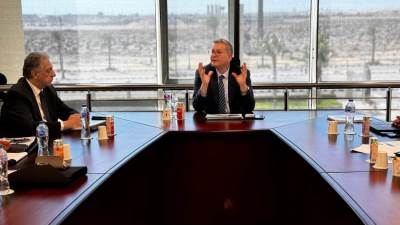 وزير البترول يعقد اجتماعاً لقيادات الشركة العامة بمقر الوزارة بمدينة العلمين