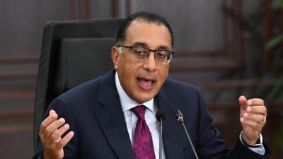 رئيس الوزراء يعقد جلسة حوارية مُطولة مع عدد من رؤساء التحرير والإعلاميين