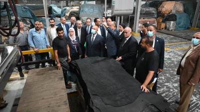 وزير الصناعة يتفقد مدينة الجلود بالروبيكي ومصنعين متخصصين في الصناعات الدوائية والغذائية ببدر