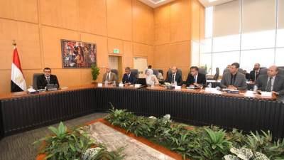 الشربيني يوجه بتحقيق أقصى استفادة من الاستثمارات.. ودراسة البدائل المبتكرة لتحقيق أفضل النتائج بأقل التكاليف