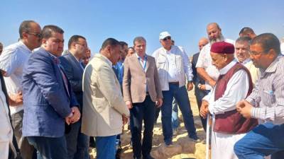 وزير الزراعة ومحافظ مطروح يتفقدان جهود التنمية الزراعية في منطقة وادى الحريقة بمطروح