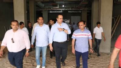 رئيس هيئة الرعاية الصحية في جولة تفقدية للمنشآت الصحية التابعة لهيئة الرعاية في أسوان