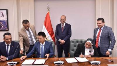 وزير العمل يشهد توقيع بروتوكول مع "تيدا للإستثمار" يوفر الألاف من فرص العمل