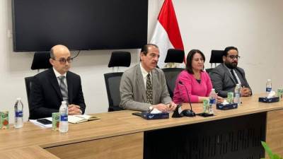 نائب وزير الصحة يعقد اجتماعًا مع رئيس وحدة مكافحة العدوى بمنظمة الصحة العالمية