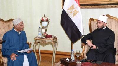 وزير الأوقاف يستقبل وفدا من كبار علماء كينيا والصومال