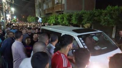 أهالى كفر الزيات يشاركون فى عزاء حسام شوقى ومحمود كمال وفتحى إسماعيل