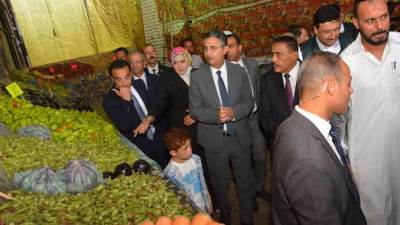 وزير البترول يتفقد المخابز البلدية بمنطقة علم الروم والوقوف على الطاقة الإنتاجية