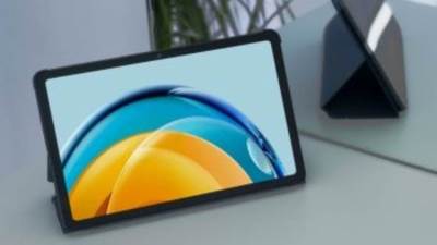 اتحاد الكرة يمنع وجود "التابلت" على دكة الأجهزة الفنية خلال المباريات