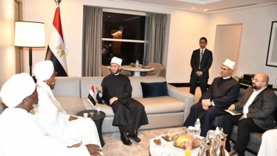 وزير الأوقاف: هناك ارتباط تاريخيّ وأسريّ بين مصر وتشاد.. وأبناء الدولتين أهل