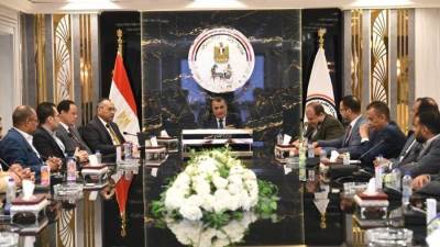 الوزير "محمد صلاح"يجتمع بالصحفيين المعتمدين لدي وزارة الإنتاج الحربي لإستعراض جهود الوزارة لدعم مجال الصناعة وخطط التطوير بالفترة المقبلة