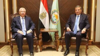 وزير الزراعة يبحث سبل التعاون والاستثمار الزراعي بين مصر والكويت 