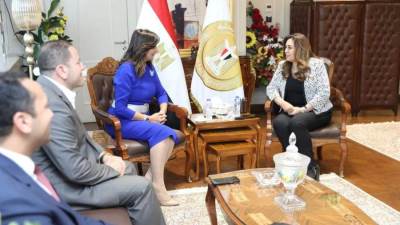 وزيرة التنمية المحلية تستقبل رئيس الأمانة الفنية للتحالف الوطنى للعمل الأهلى لبحث التعاون