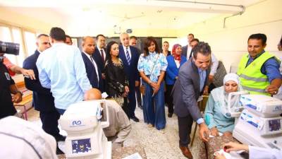 وزيرا التضامن الاجتماعي والعمل ومحافظ الغربية ورئيس الأمانة الفنية للتحالف الوطنى ورئيس صناع الخير يتفقدون القافلة الطبية المتكاملة للكشف على أهالى حنون بـ«زفتى»