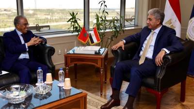 وزير السياحة يبحث مع سفير المملكة المغربية بالقاهرة تعزيز سبل التعاون المشترك