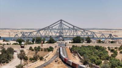 كامل الوزير يعلن عبور أول قطار لنقل حاويات الترانزيت من ميناء الدخيلة إلي ميناء شرق بورسعيد