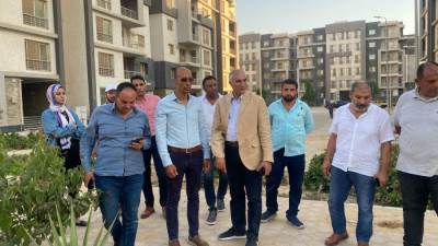نائب رئيس هيئة المجتمعات العمرانية الجديدة يتفقد مشروع جنة السكني بمدينة القاهرة الجديدة