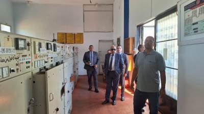 وزير الكهرباء يواصل جولاته الميدانية ويتفقد هندسة كهرباء مارينا بمرسى مطروح