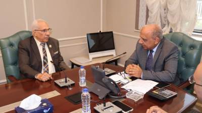 وزير الكهرباء يستقبل أعضاء لجنة الطاقة والبيئة والقوى العاملة بمجلس الشيوخ