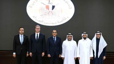 رئيس الوزراء يشهد توقيع مذكرة تفاهم بين حكومتي مصر والإمارات للتعاون في مجال البترول