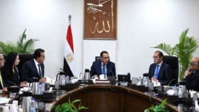 رئيس الوزراء يناقش سبل حوكمة منظومة استيراد سيارات ذوي الهمم