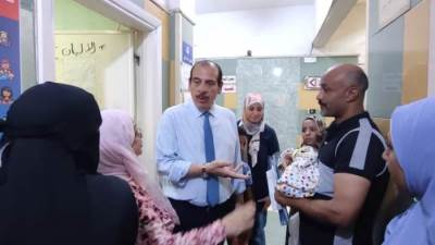 نائب وزير الصحة يتفقد مركز طبي الزهراء بعين شمس ويشدد علي استمرار خدمات تطعيم الأطفال