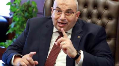 خبراء الضرائب: 6 تحديات تواجه توطين صناعة الدواء في مصر