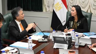 وزيرة الاجتماعي تستقبل سفير اليابان بالقاهرة.. ويبحثان فتح آفاق جديدة