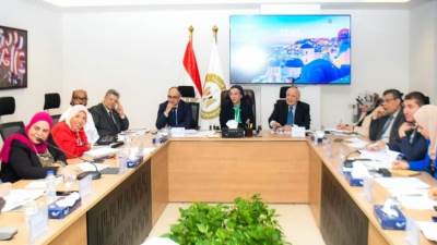 وزيرة البيئة تفتتح الاجتماع الأول للجنة السياسات البيئية والمناخية بمشاركة عدد من الوزارات