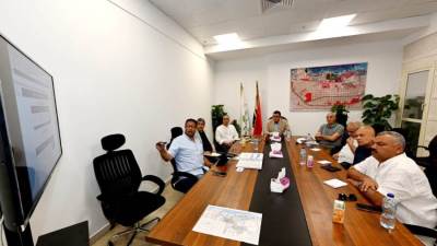 وزير الإسكان يستعرض الجداول الزمنية لإنهاء وتسليم الوحدات السكنية لحاجزيها بمدينة العلمين