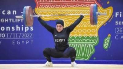 سارة سمير "المرأة الحديدية".. مشوار حافل بالإنجازات فى تاريخ رفع الأثقال