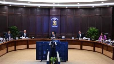 رئيس الوزراء يتابع ملف توطين صناعة الهواتف المحمولة فى مصر