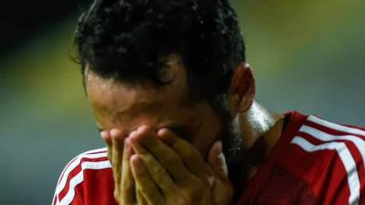 طبيب الأهلي: إصابة كريم فؤاد بقطع في الرباط الصليبي