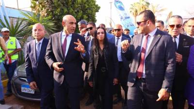 وزيرة التضامن تتفقد مركز التنمية الاقتصادية والاجتماعية ومجمع خدمات الإعاقة لكبار السن