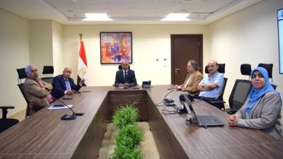 نائب وزير الإسكان يجتمع برئيس شركة "مياه القاهرة" لمتابعة مجهودات الشركة في تقديم وتحسين وتطوير خدمات