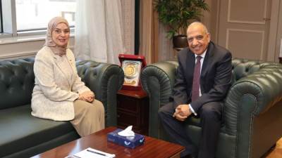 وزير الكهرباء يستقبل سفيرة البحرين بالقاهرة لبحث سبل التعاون