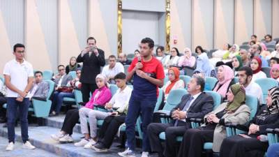 وزير الاتصالات: جامعة مصر للمعلوماتية تؤهل الطلاب للمنافسة باقتدار فى سوق العمل العالمى