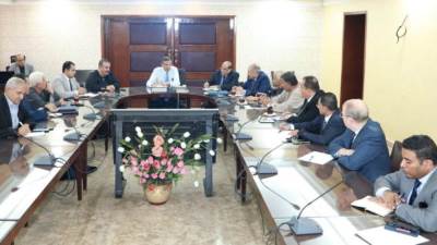 وزير الزراعة يؤكد لقيادات التعاونيات  ضرورة القيام بدورها في توفير مستلزمات الإنتاج وتسويق المحاصيل 