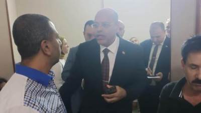 جبران يؤكد أهمية الإنضباط في العمل..وتطبيق سياسة "الثواب والعقاب"..وتقديم الخدمات للمواطنين بشكل لائق