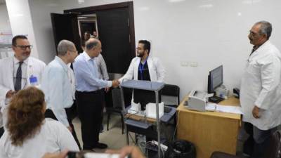 محافظ المنيا يشيد بالطاقم الطبي والتمريض داخل مركز الأورام