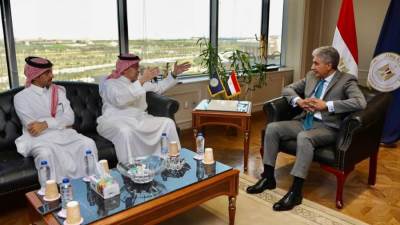 وزير السياحة يبحث مع الرئيس التنفيذي لمجموعة طيران ناس تعزيز التعاون