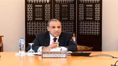 اتصالات مكثفة لوزير الخارجية مع نظرائه بالسعودية والإمارات وتركيا لاحتواء التوتر الإقليمى