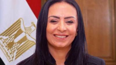 وزيرة التضامن تستجيب لنداء إحدي الفتيات بدور رعاية.. وتوافق على سفرها للخارج