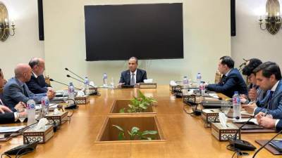 وزير الخارجية والهجرة يجتمع بقيادات وأعضاء قطاع شئون الأمريكتين بالوزارة