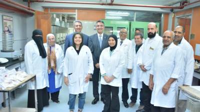 وزير التموين يتفقد مصلحة دمغ المصوغات والموازين التابعة للوزارة