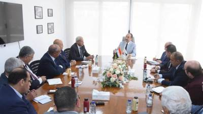 وزير قطاع الأعمال العام يبحث مع ممثلي شعبة وسائل النقل فرص التعاون في صناعة السيارات