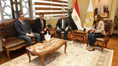 وزيرة التنمية المحلية تستقبل وفد من الهيئة العليا لحزب "حماة الوطن"