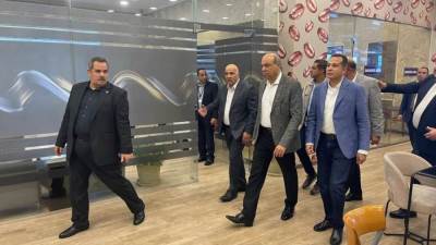 وزير الطيران المدني يتفقد مبنى الركاب (1و 2) بمطار الغردقة الدولي