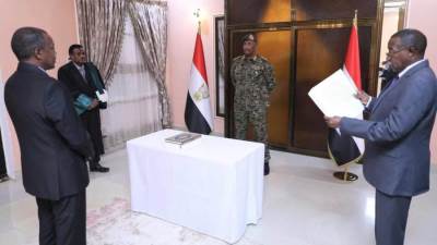 عبد الله يحيى يؤدي القسم عضوا بالمجلس السيادي بالسودان أمام البرهان