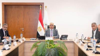  سويلم يتابع تقييم مجهودات الوزارة المبذولة خلال فترة أقصى الإحتياجات المائية