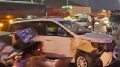 أوناش المرور تنتهى من رفع حطام حادث تصادم 12 سيارة بالطريق الدائرى